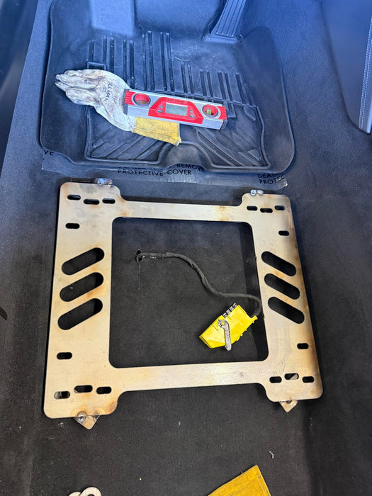 Planted Seat Bracket- BMW i8 (2014-2020) - Driver / Left