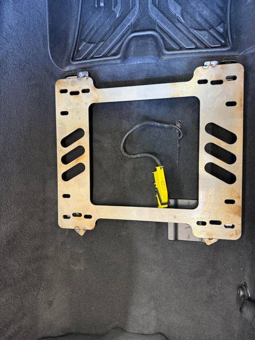 Planted Seat Bracket- BMW i8 (2014-2020) - Passenger / Right