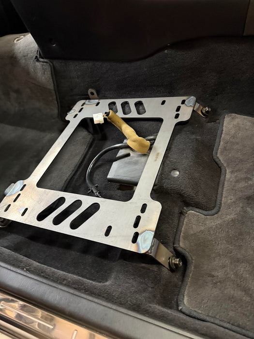 Planted Seat Bracket- Infiniti Q45 [2nd Generation / Y33 Chassis] (1997-2001) - Passenger / Right